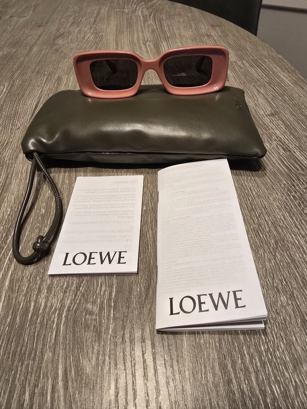 NWT LOEWE Anagram Chunky Rectangle Sunglasses Pink LW40101I + Case
